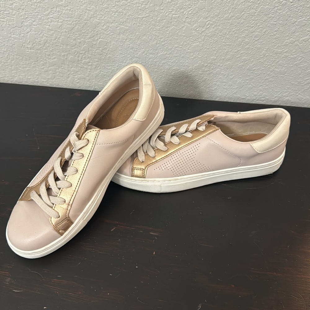 Universal Thread Brand . In good condition - Picture 4 of 5